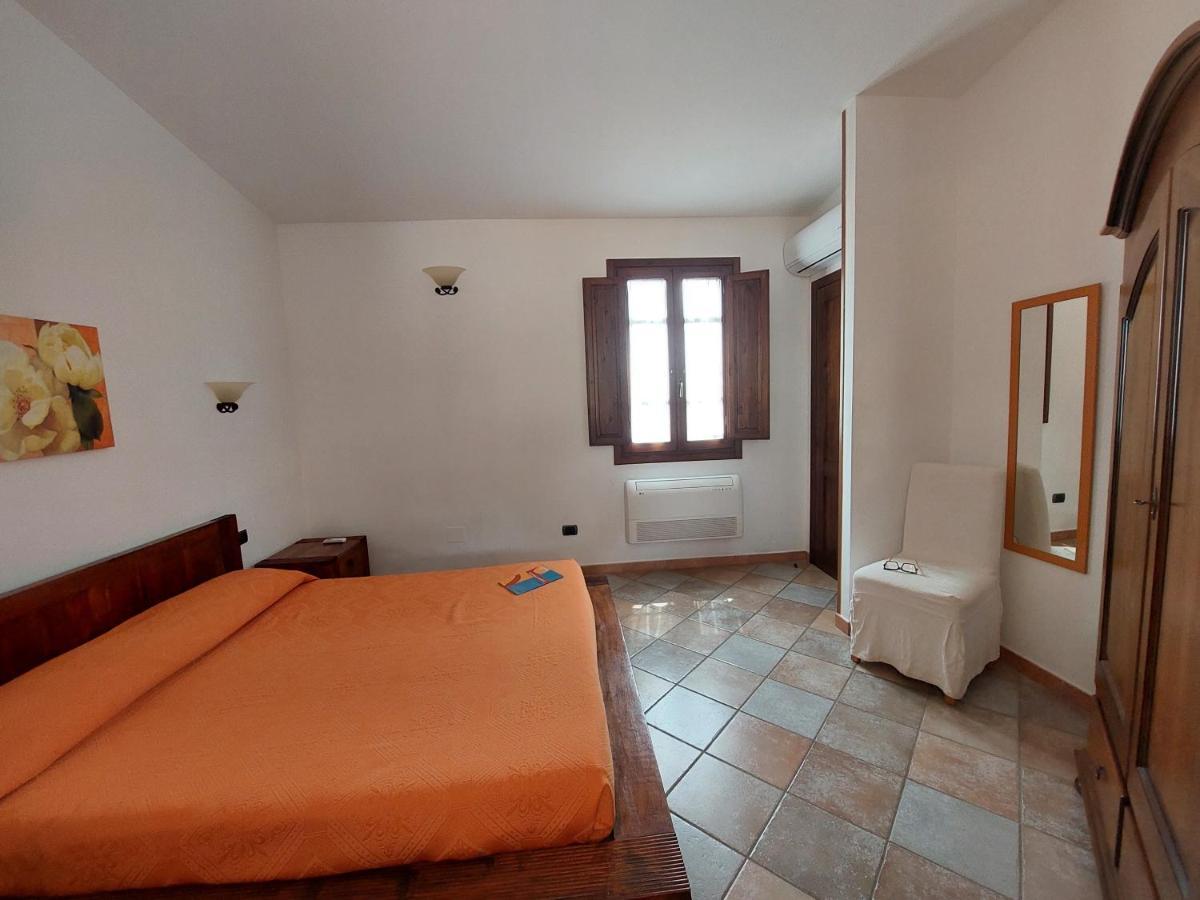 Hotel La Corte Rosada Villasimius Bagian luar foto