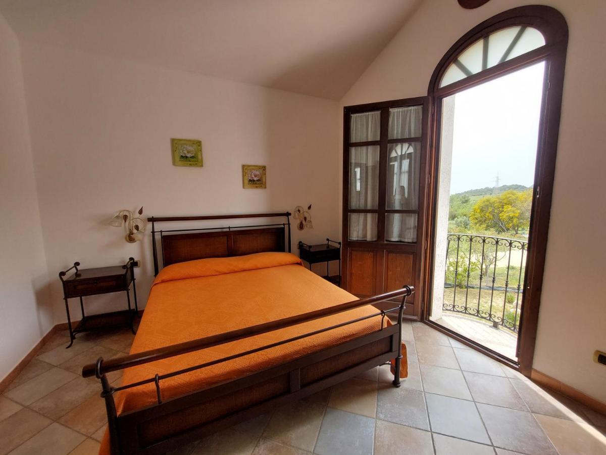 Hotel La Corte Rosada Villasimius Bagian luar foto