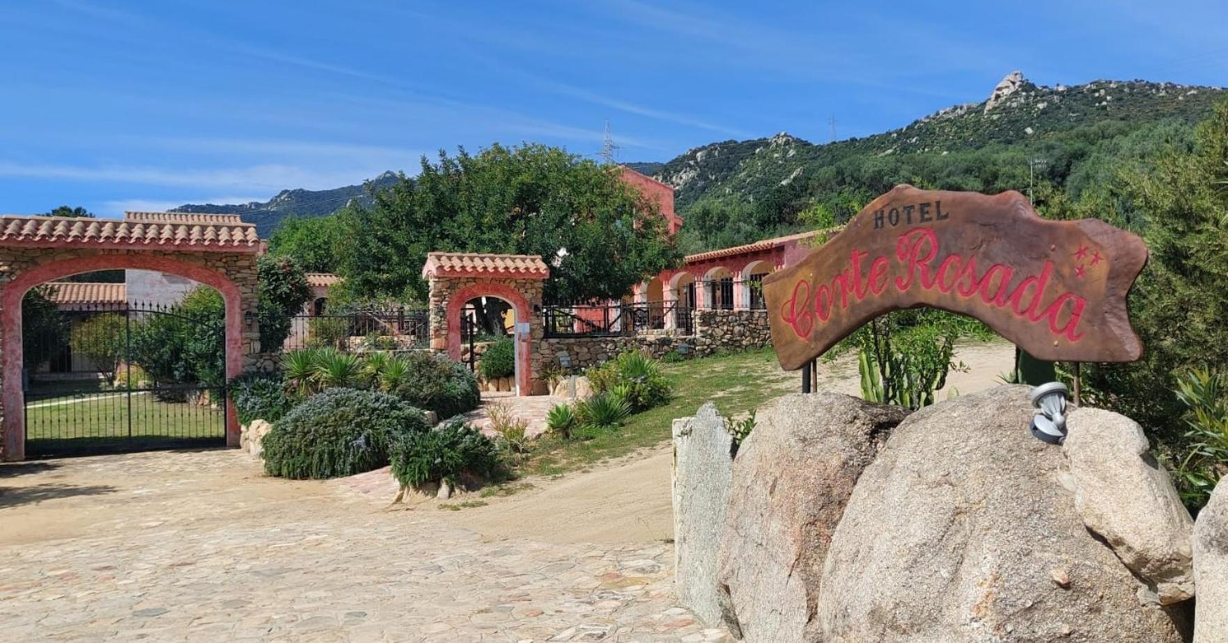 Hotel La Corte Rosada Villasimius Bagian luar foto