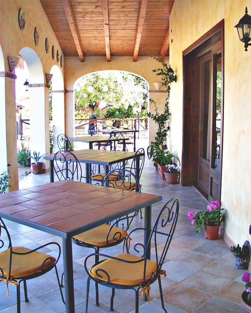 Hotel La Corte Rosada Villasimius Bagian luar foto