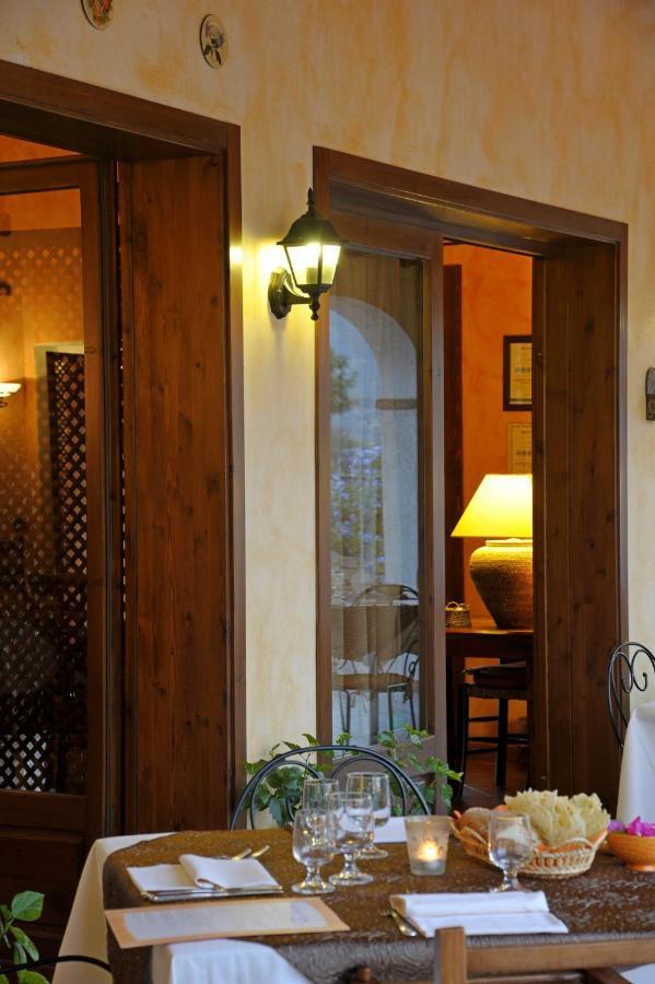Hotel La Corte Rosada Villasimius Bagian luar foto
