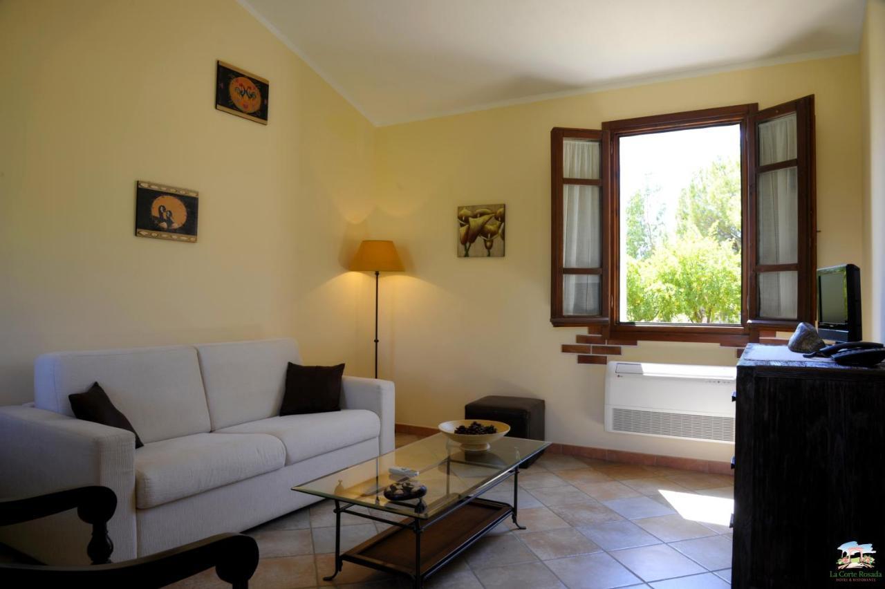 Hotel La Corte Rosada Villasimius Bagian luar foto